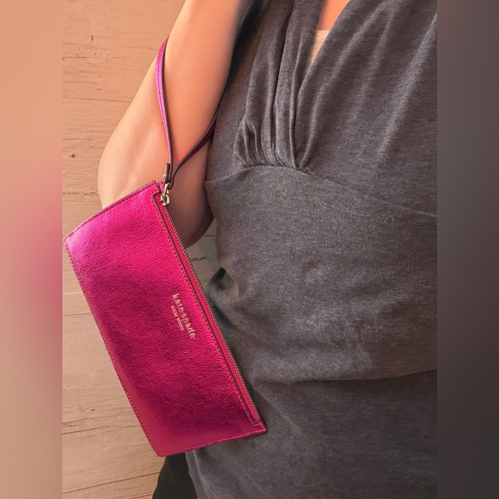 NWT Kate spade Metallic Hot Pink Small Wristlet with exterior card Id Slot - Picture 14 of 15